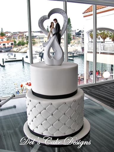 Del's Cake Designs wedding cakes in Perth