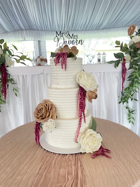 Del's Cake Designs wedding cake 11