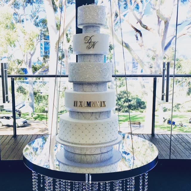 Del's Cake Designs wedding cake 15