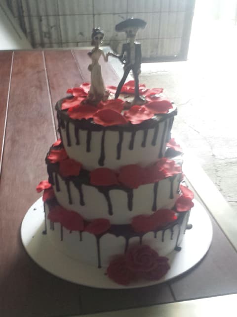 My Delicious Cakes custom wedding cakes in Perth