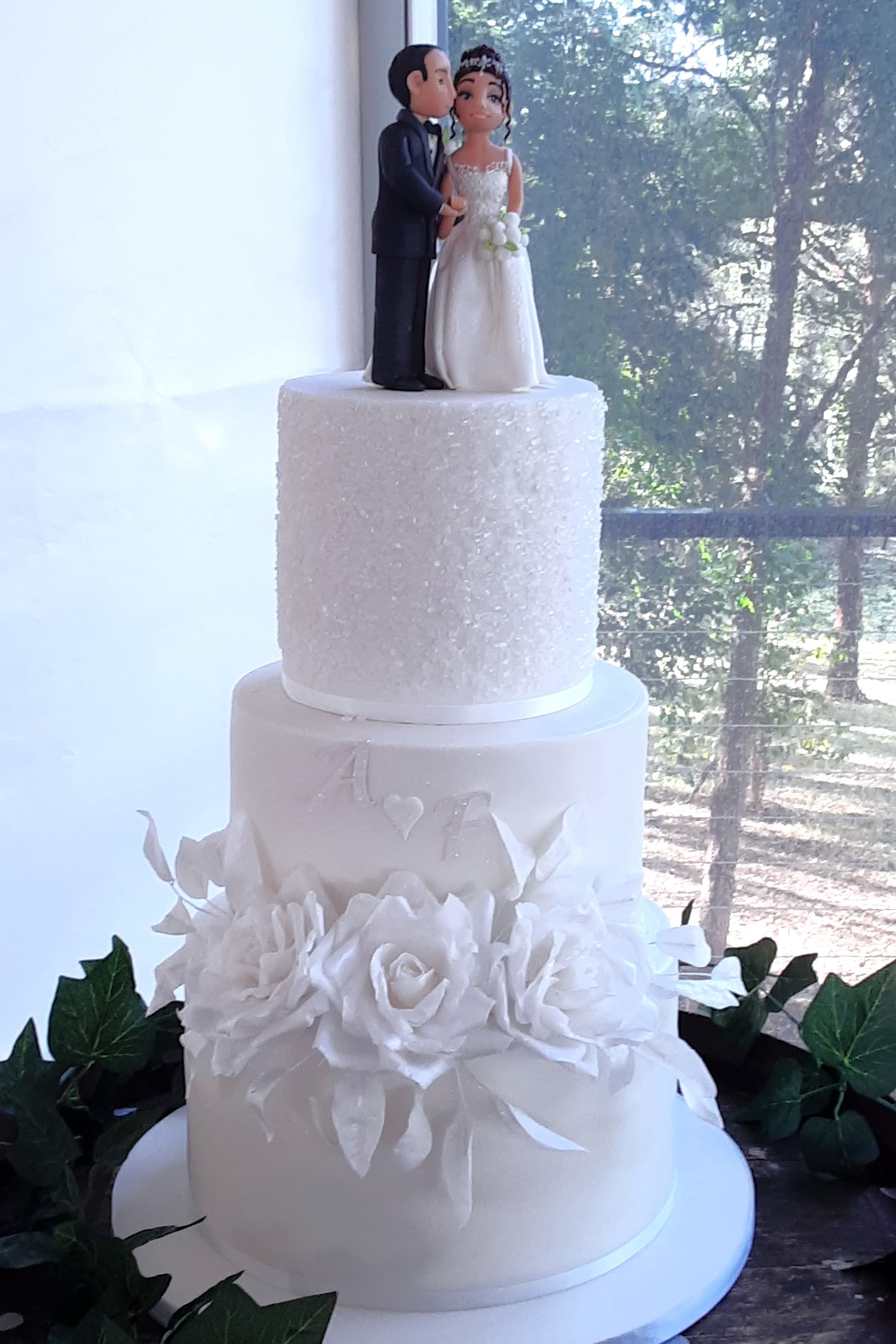 Odette's Cakes and Cookies intricate sugar flowers on wedding cake