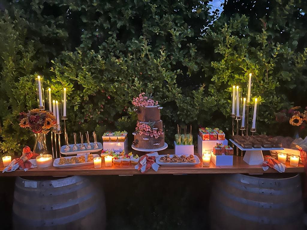 Gallery image 14 for Simply Meant to Be wedding cakes in Perth