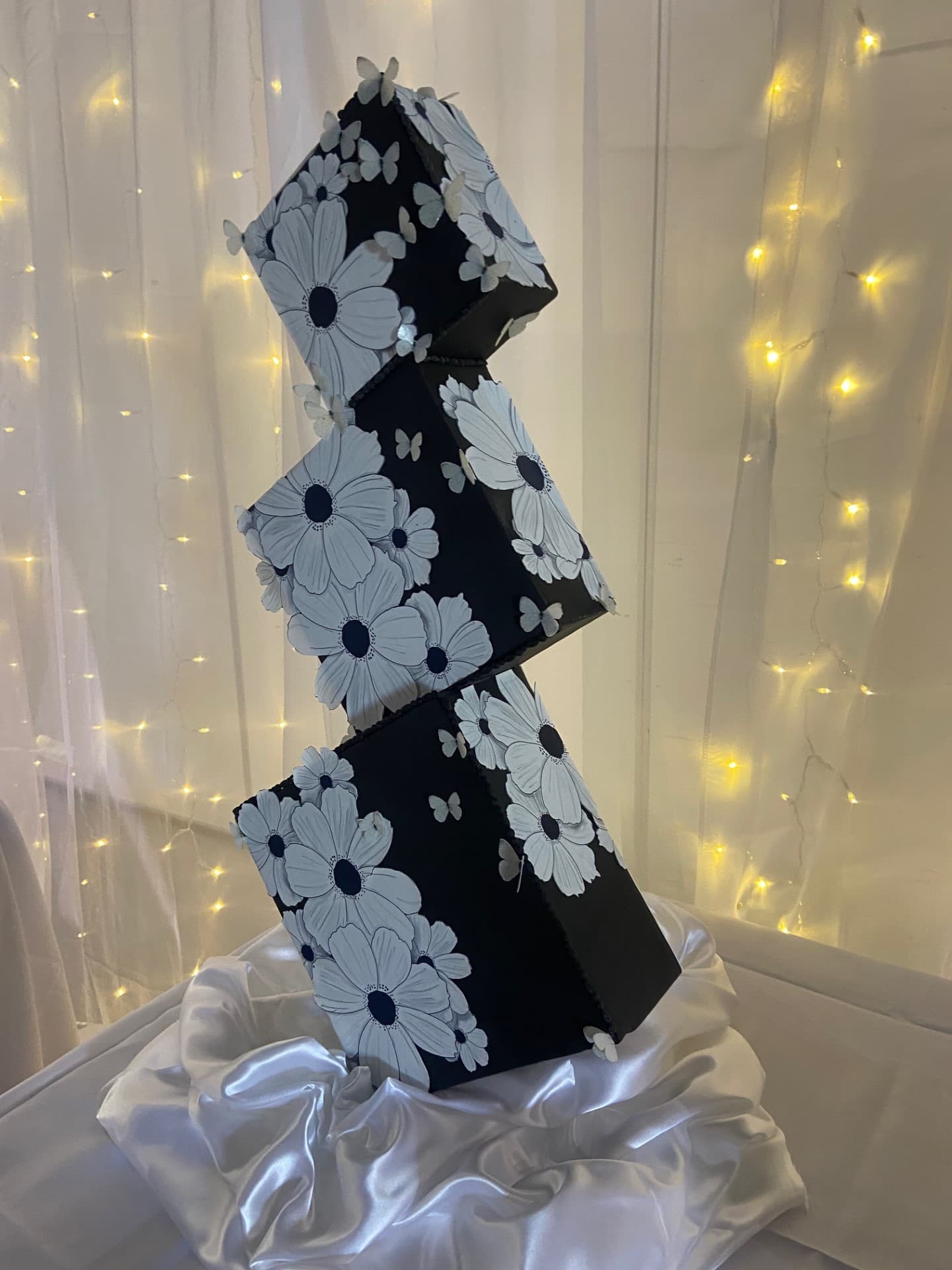 Gallery image 5 for Simply Meant to Be wedding cakes in Perth