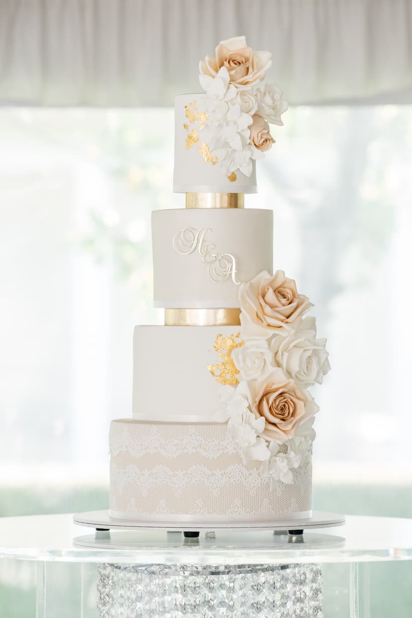 Wicked Whisk sugar flowers for wedding cakes in Perth