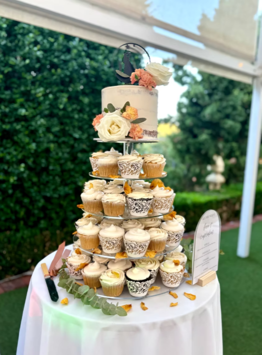 AR Sweets wedding cake 10