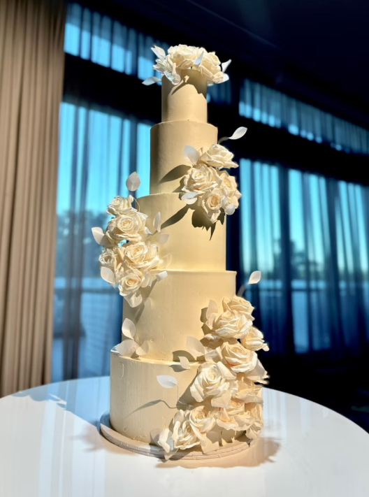 AR Sweets wedding cake 14