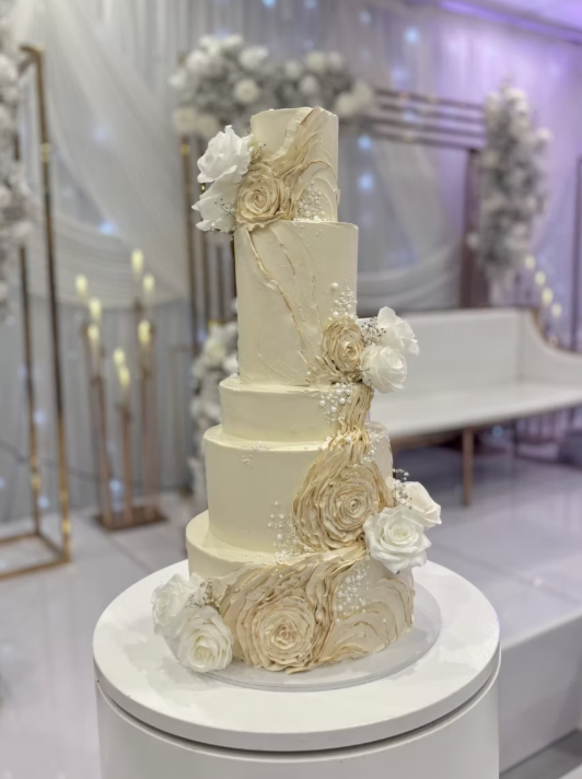 AR Sweets wedding cake 4