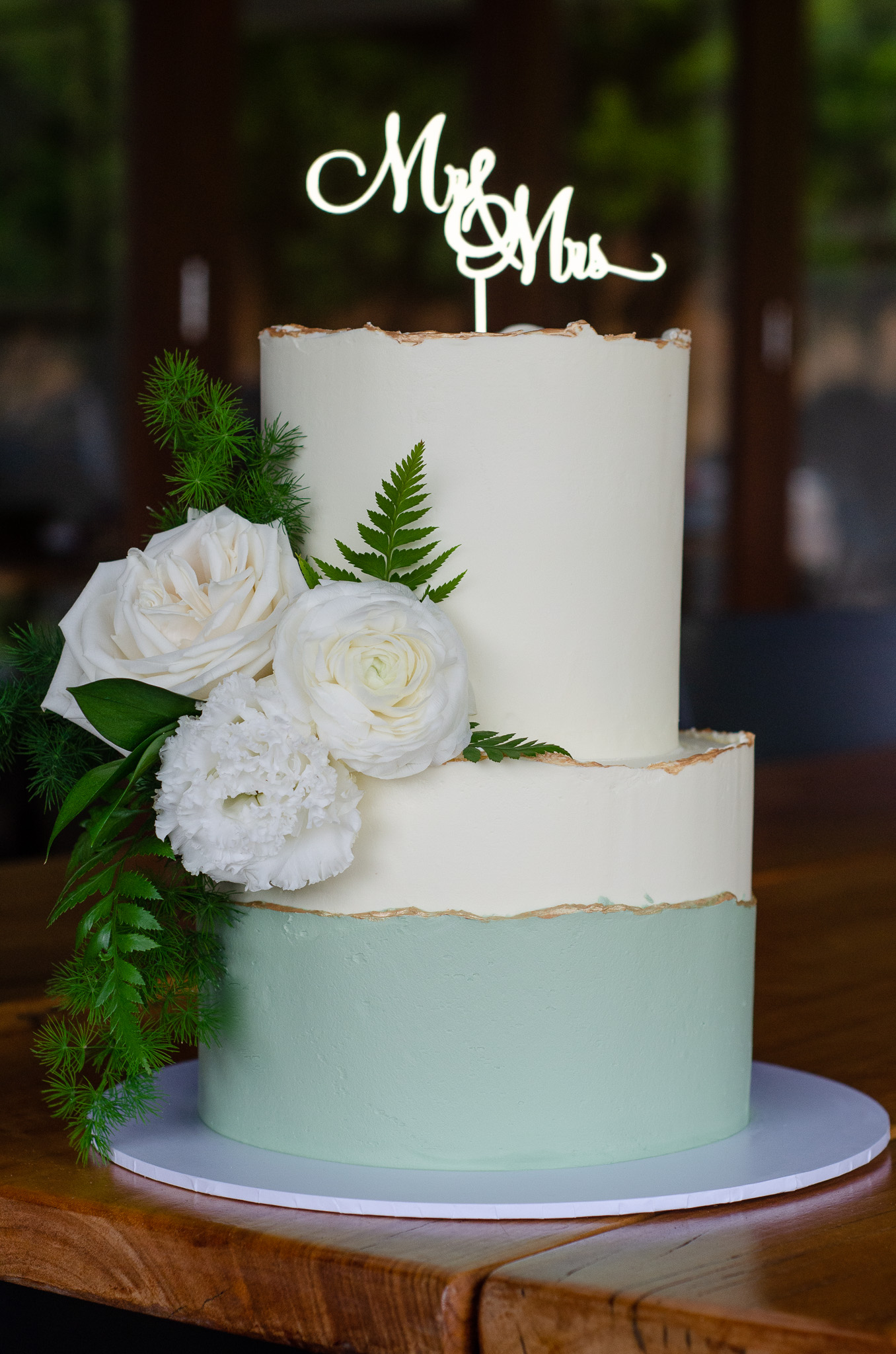 Champagne & Gumboots wedding cake 4