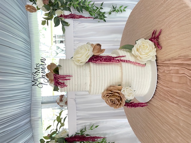 Del's Cake Designs wedding cake 11