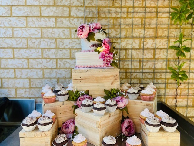 Simply Meant to Be wedding cake 4