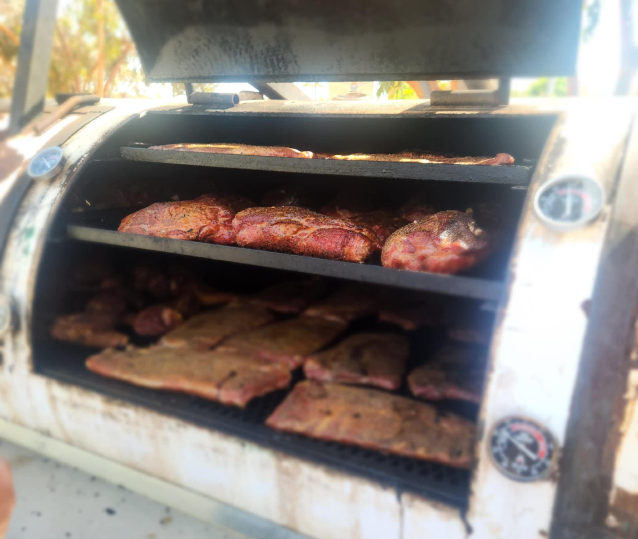 Uncle Diesels Smoke n Grill gallery 5