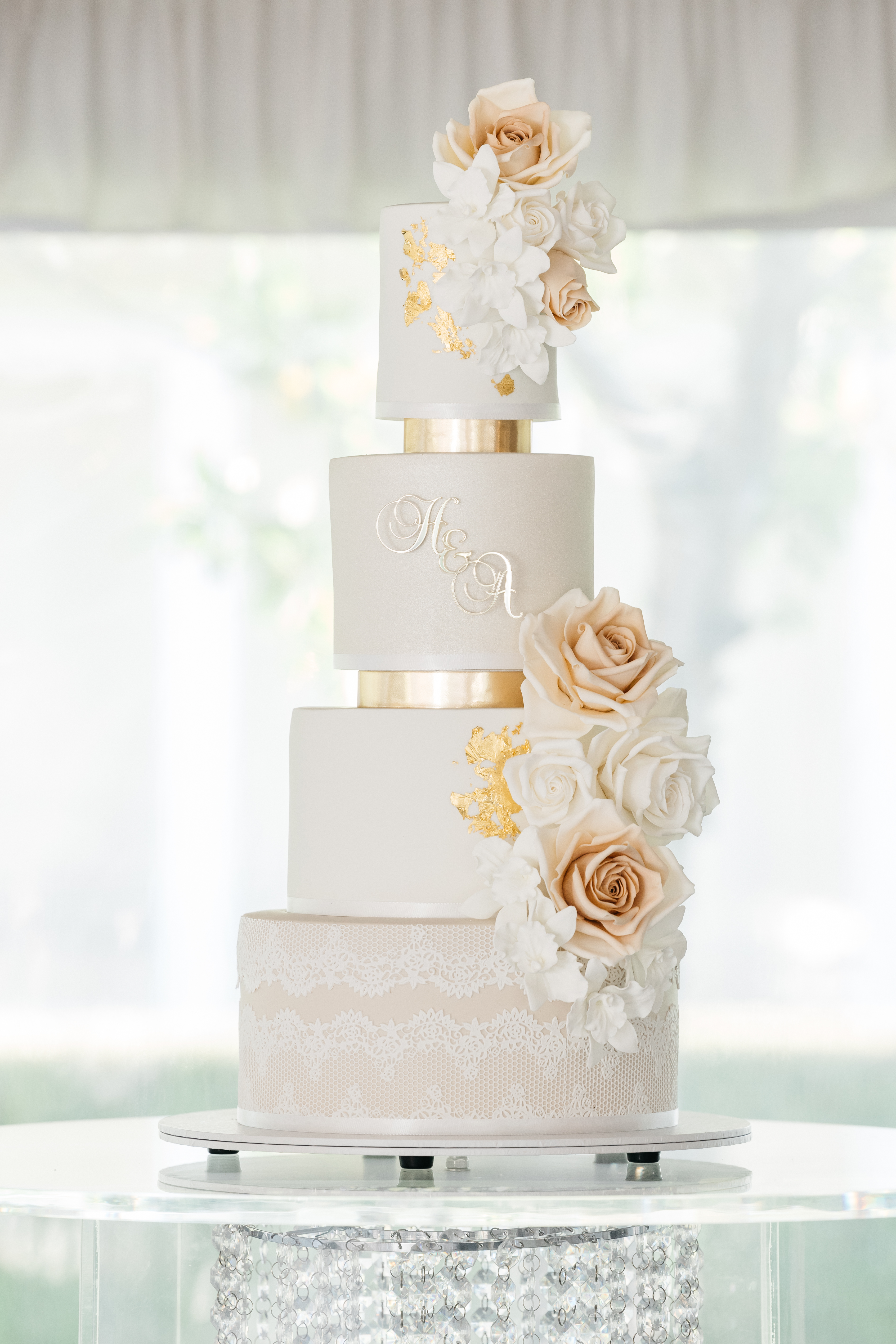 Wicked Whisk sugar flowers for wedding cakes in Perth